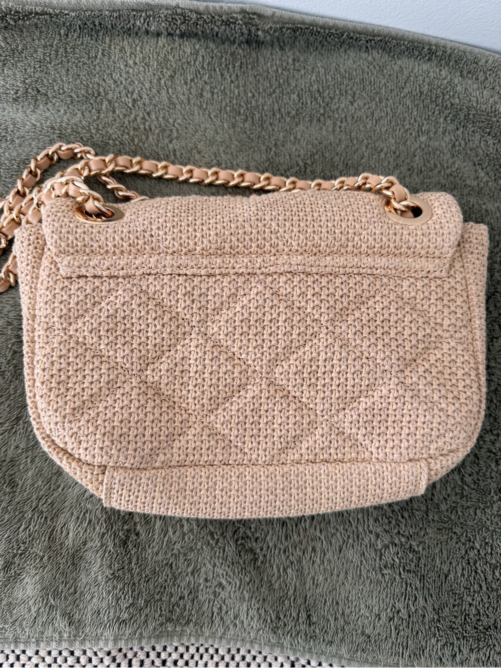 Aldo Beige Woven Shoulder Bag with Gold Chain and Tropical Charms - Picture 2 of 3